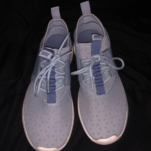 Blue Nike’s - Picture 2 of 4